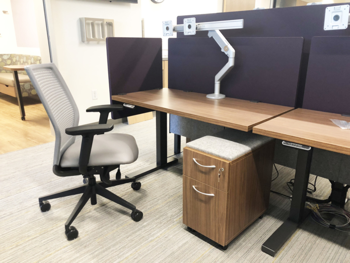 height adjustable work station with mobile pedestal and task chair