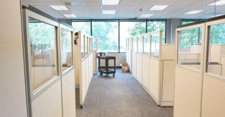 The Benefits of Customized Office Furniture for Businesses