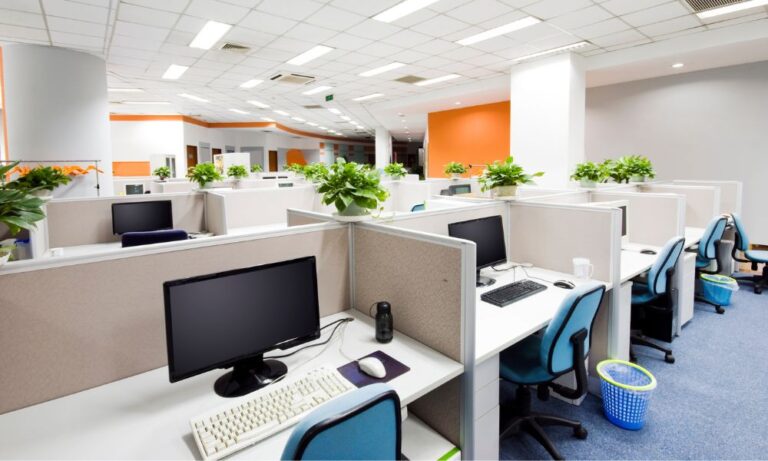 The Benefits of Privacy Panels in Open Office Environments